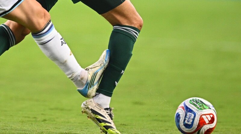Arbitragem alivia em lance desleal de Messi na estreia da Argentina na Copa 2026 1