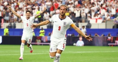 Inglaterra estreia com vitória sobre a Croácia e assume a liderança provisória do Grupo L