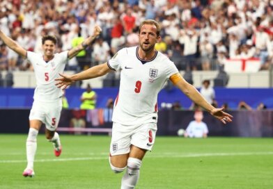 Inglaterra estreia com vitória sobre a Croácia e assume a liderança provisória do Grupo L