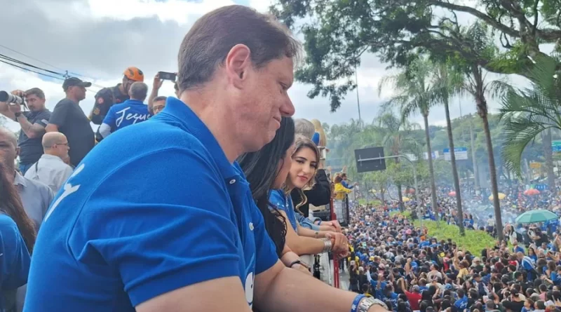 Marcha para Jesus em São Paulo tem Flávio e Tarcísio afastados de Messias