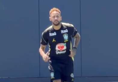 Neymar volta ao gramado e treina com a Seleção Brasileira pela primeira vez nos Estados Unidos