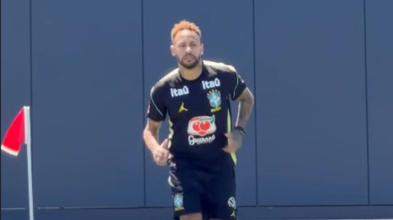 Neymar volta ao gramado e treina com a Seleção Brasileira pela primeira vez nos Estados Unidos