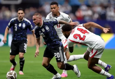 Argentina busca virada nos acréscimos, elimina a Inglaterra e enfrentará a Espanha na final da Copa do Mundo