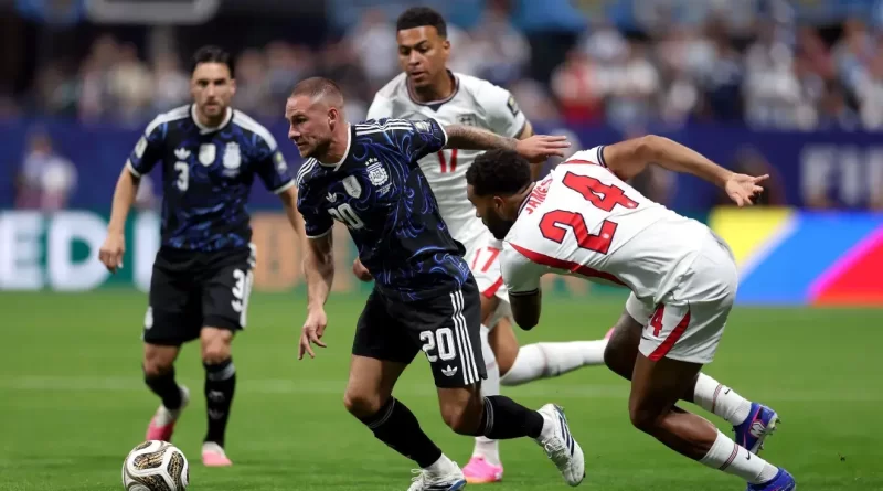 Argentina busca virada nos acréscimos, elimina a Inglaterra e enfrentará a Espanha na final da Copa do Mundo