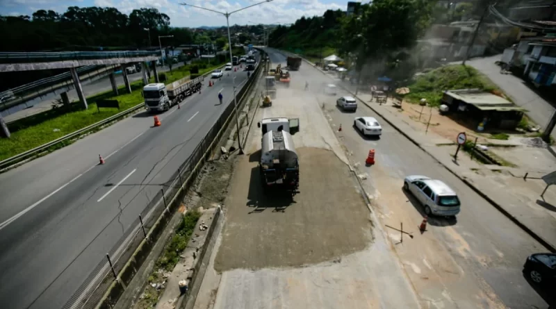 BR-324 volta a ser parcialmente interditada após novo afundamento do asfalto em Simões Filho