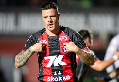 Na retomada do Brasileirão, Vitória vence o Vasco no Barradão e melhora posição na tabela de classificação