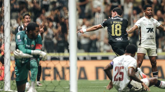 Vitória perde para o Atlético-MG na Arena MRV e segue sem vencer fora de casa no Brasileirão