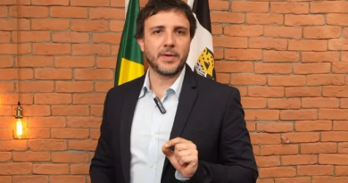 Renan Santos diz que brasileiro elegerá "300 parasitas e vagabundos" do Centrão, mas admite que precisará negociar
