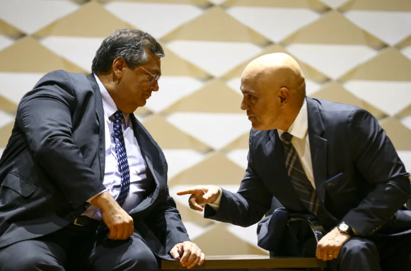 Estadão aponta decisões de Alexandre de Moraes que teriam favorecido aliados de Flávio Dino no Maranhão