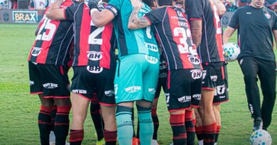 Vitória joga mal e perde o Ba-Vi no Barradão