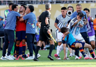 FIFA pune Argentina com público reduzido e suspensão deParedes por 10 jogos