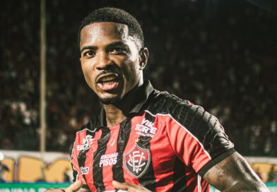 Vitória perde Cacá por dois jogos após confusão no Ba-Vi; zagueiro é punido pelo STJD
