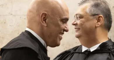 Dino e Moraes querem mudar regra que permite  atuação no jornalismo sem diploma