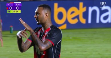Zagueiro do Vitória é suspenso por um jogo após gesto contra arbitragem em duelo com o Palmeiras 2
