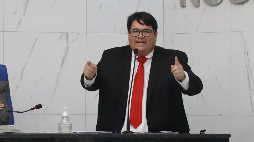 Tagner recua de projeto que defende revisão dos 14% cobrados de aposentados da prefeitura de Camaçari