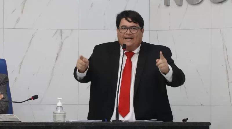 Tagner recua de projeto que defende revisão dos 14% cobrados de aposentados da prefeitura de Camaçari