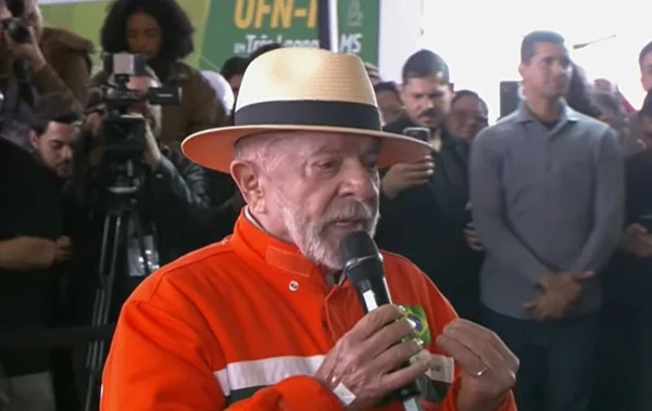 Diretor da Transpetro, que recebe R$ 107 mil por mês, doa R$ 40 mil para campanha de Lula