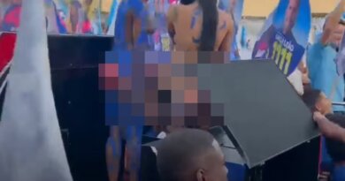 Mulheres seminuas em carreata ligada à campanha de Neto geram repercussão na Bahia