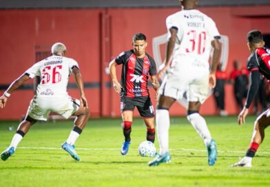 Vitória vence Botafogo no Barradão e encerra jejum no Brasileirão