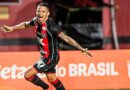 Vitória goleia Athletico-PR, reverte desvantagem e garante vaga nas quartas da Copa do Brasil