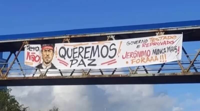 “Queremos paz”: faixa expõe clamor contra a violência em Salvador