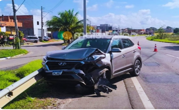 Cavalo na pista provoca acidente com dois veículos na BA-099, em Barra de Pojuca