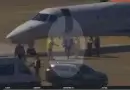 Imagens mostram Moraes e esposa desembarcando de jatinho ligado a Vorcaro após negociação de R$ 50 milhões