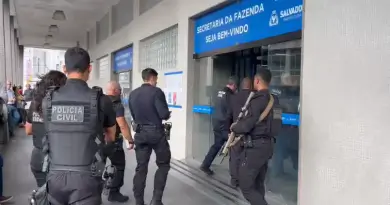 Consultora investigada por fraude no IPTU é presa ao desembarcar no aeroporto de Salvador