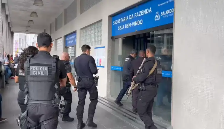Consultora investigada por fraude no IPTU é presa ao desembarcar no aeroporto de Salvador