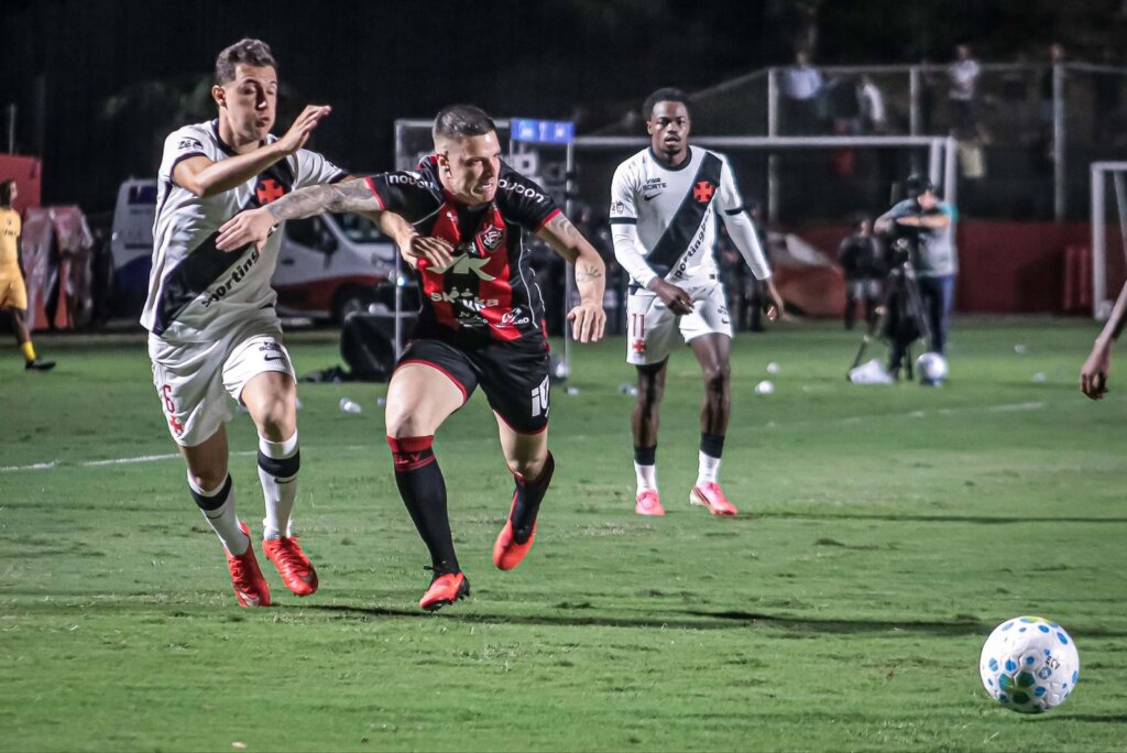 Vitória é derrotado pelo Vasco no Barradão e dá adeus à Copa do Brasil 1