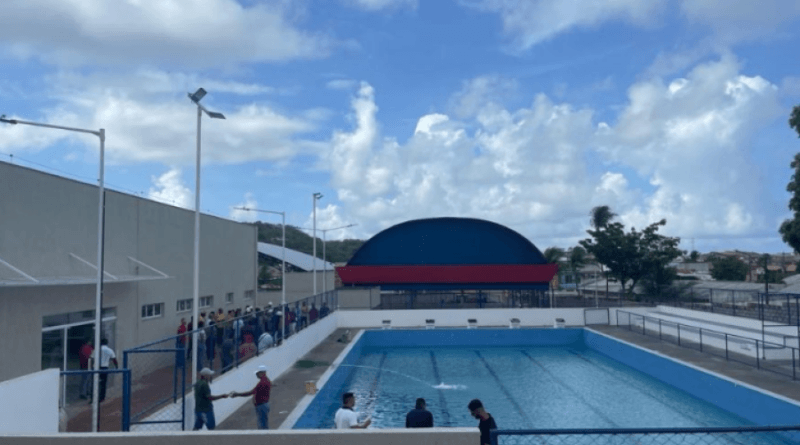 Dois anos após ampliação, Colégio Estadual de Vila de Abrantes tem relatos de problemas estruturais e falta de integração dos equipamentos à comunidad