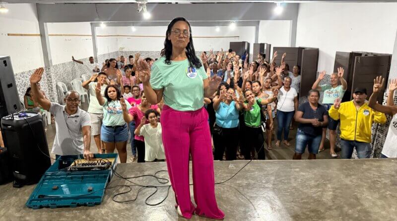 Com menos recursos de campanha, Beth da Saúde supera velhas figuras e se torna a segunda mulher mais votada da política de Camaçari