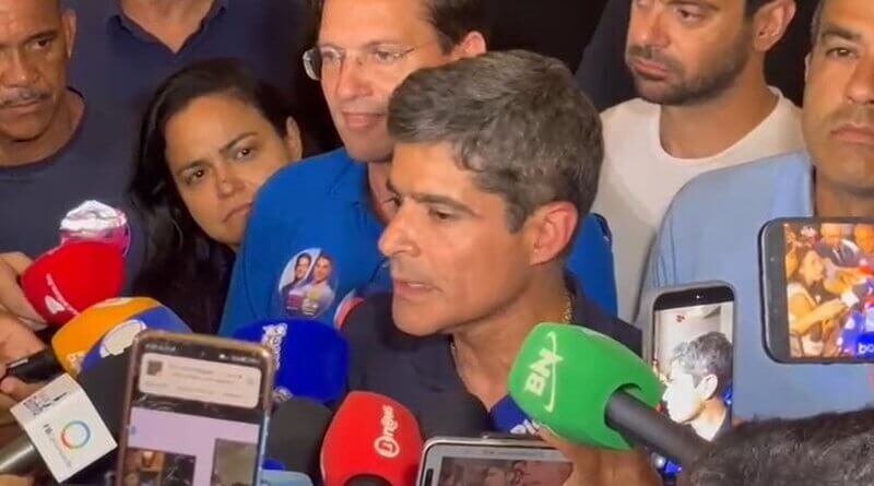 ACM Neto reconhece derrota e deixa em aberto apoio a Flávio Bolsonaro no segundo turno