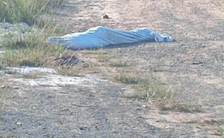 Corpo é encontrado enrolado em tecido às margens da Via Cetrel, em Camaçari