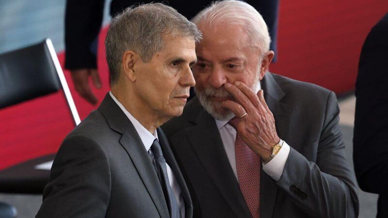 Flávio Bolsonaro pede cassação de Lula por gastos de R$ 785 milhões em publicidade e inclui baiano Sidônio Palmeira em ação no TSE 1