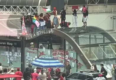 Ato pró-Lula em São Paulo tem denúncias de agressões contra mulheres e vandalismo no Metrô