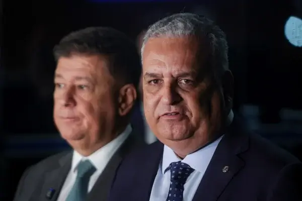 Gilmar Mendes manda arquivar investigação contra vice de Flávio Bolsonaro